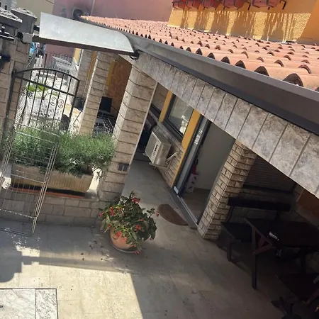 Apartma Mediteran *